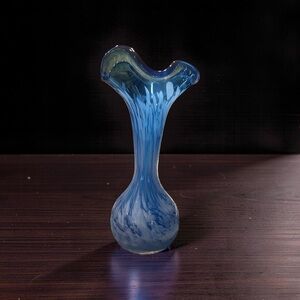 Elegant Blue Glass Vase Decorative T